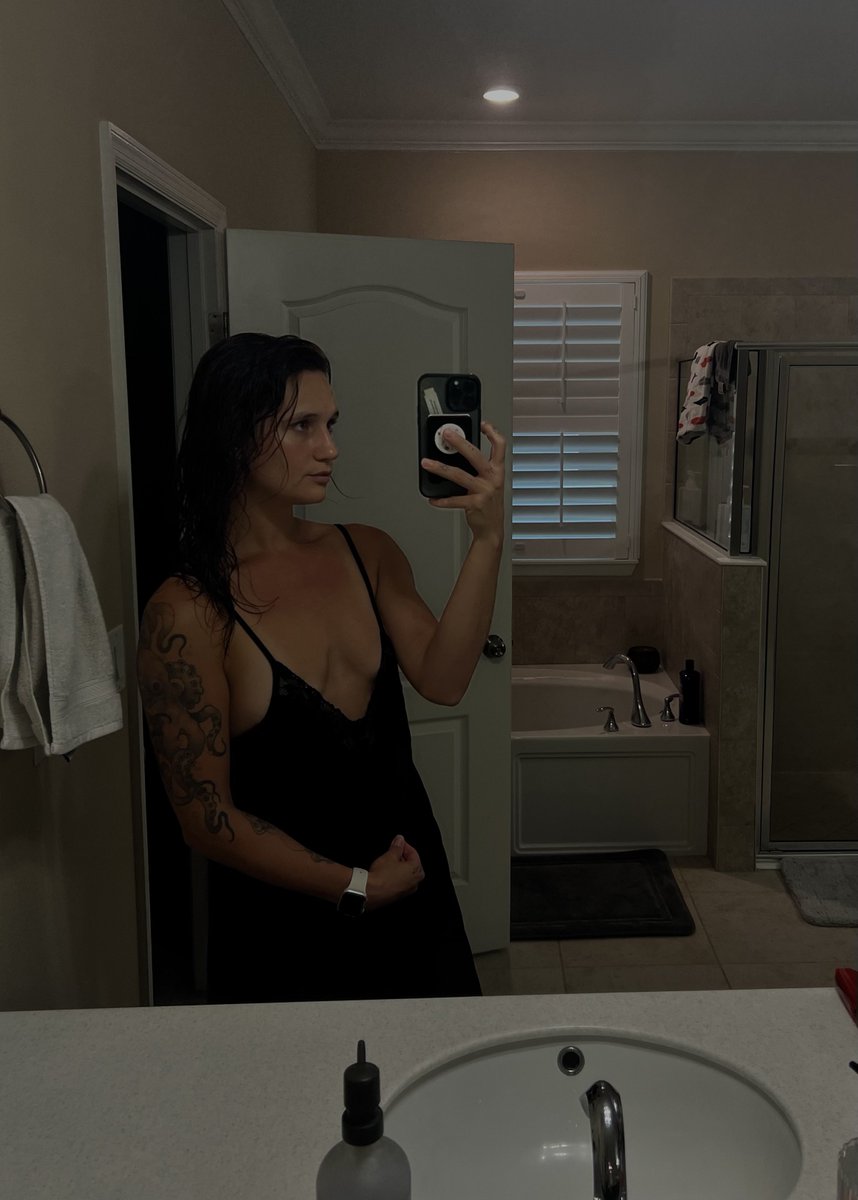 Megh 🖤 tweet media