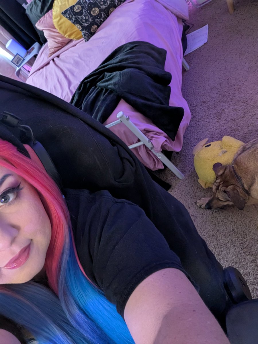 ZombeeAttack on Twitch tweet media