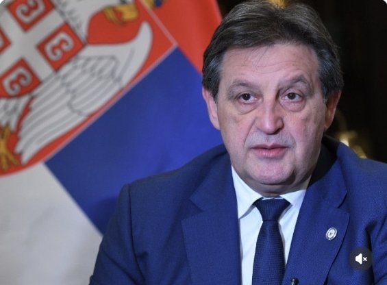 Da li je tačno da je Bratislav Gašić poklonio stan jednoj tužiteljki iz osnovnog tužilaštva u Čumićevoj 15, opština stari grad, Beograd, jer mu je učinila uslugu zato što je nekome odredila pritvor? Da li je tačno da je on bio i u emotivnoj vezi sa njom a oko bacio na njenu ćerku