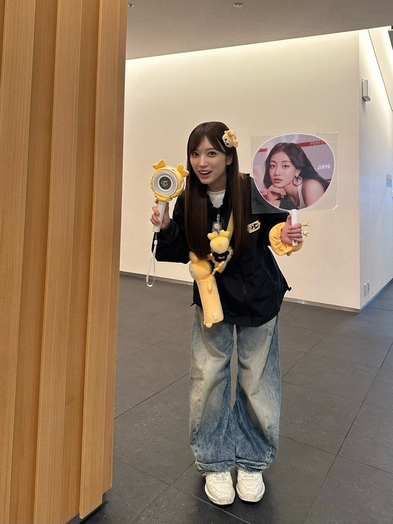 JIHYO BRAZIL tweet media