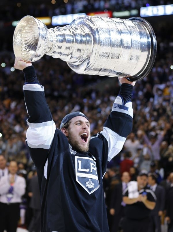 johnondrasik's tweet photo. Thank You @AnzeKopitar. First in class. https://t.co/qd1YXcf4WJ