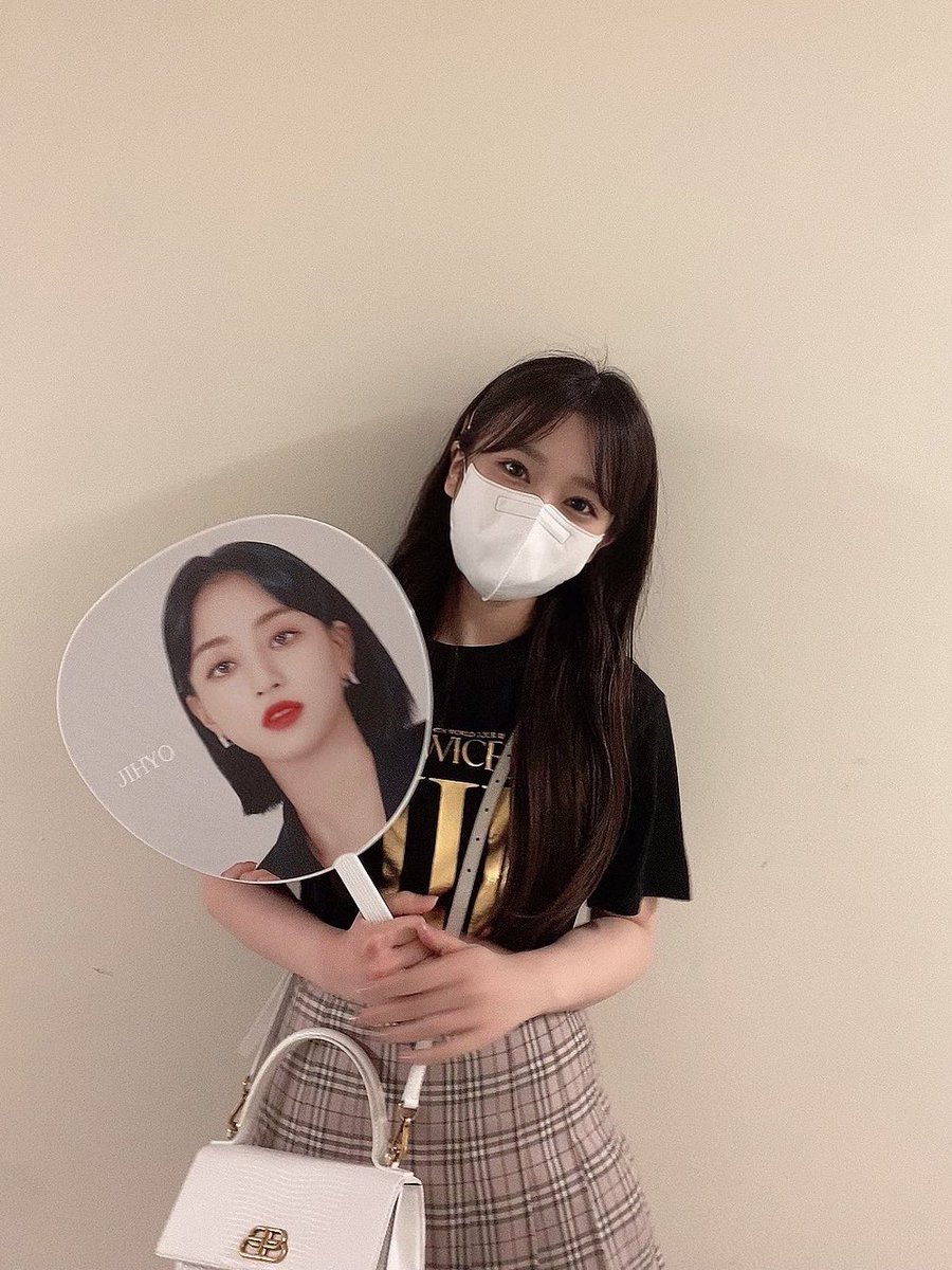 JIHYO BRAZIL tweet media