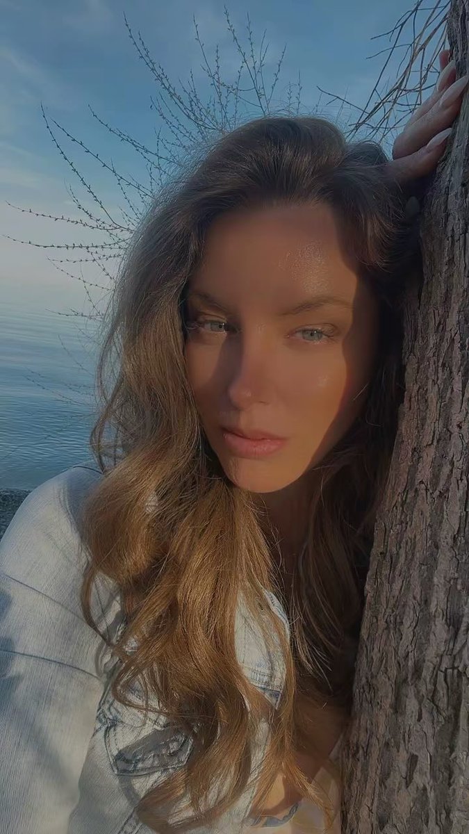 Julie Jolie tweet media