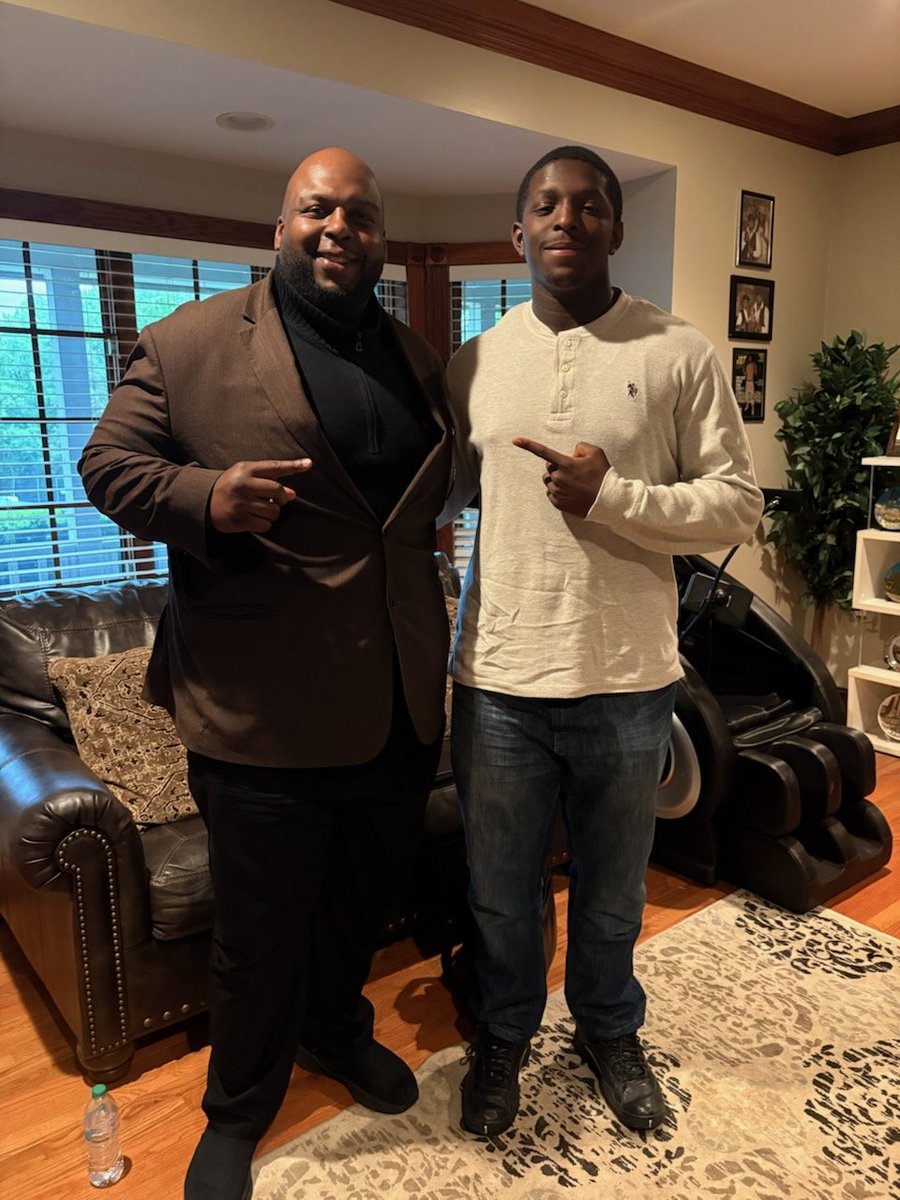 Briley_Trevon's tweet photo. #AGTG God is good! After a great home visit with @CoachBAM93, I am blessed to receive my first Divison 1 offer from Brown University! @CoachPDeCapito @BrownHCPerry https://t.co/Lc4Me6IzrS