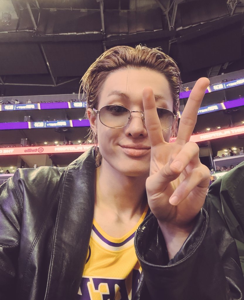 apple ࣪ 𓈒 ⭒ tweet media