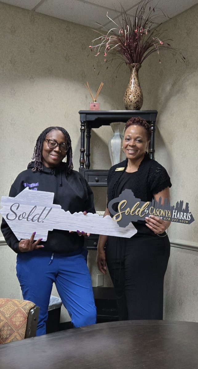 CasonyaHarris's tweet photo. Congratulations to the veteran on her home purchase! 0% down payment is a powerful benefit! Let's get yours! 🏡 https://t.co/s4LxNAg2gR