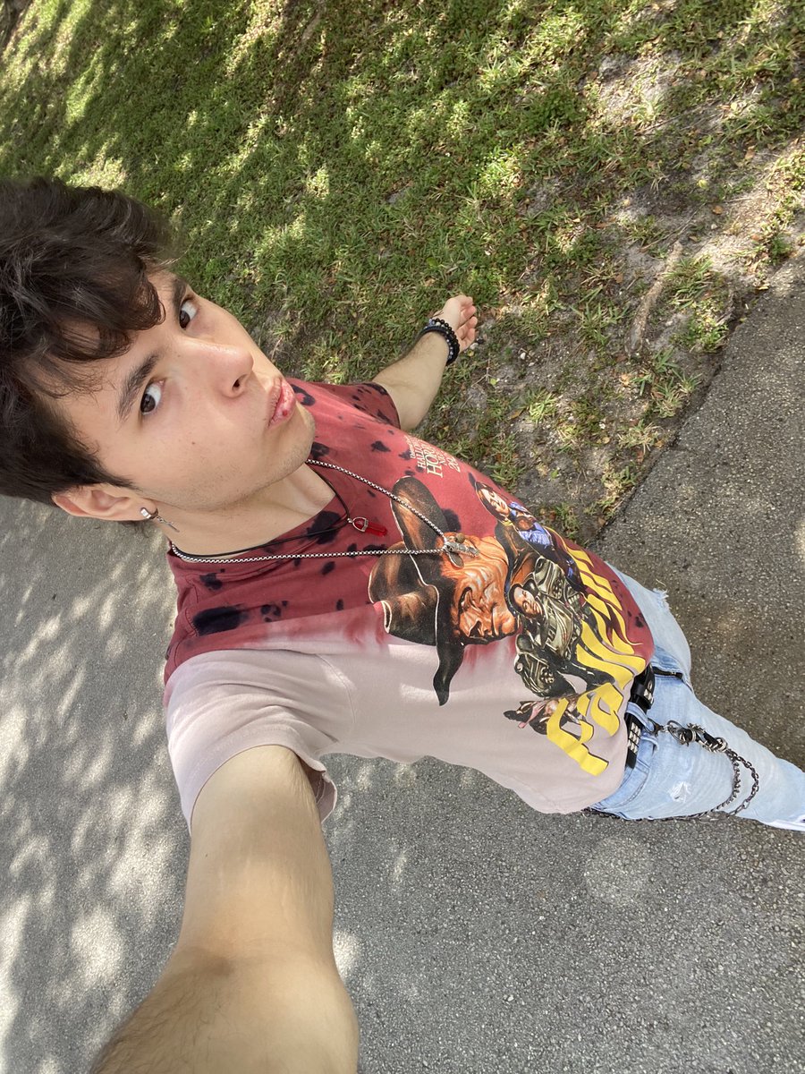 Gabe :3 tweet media