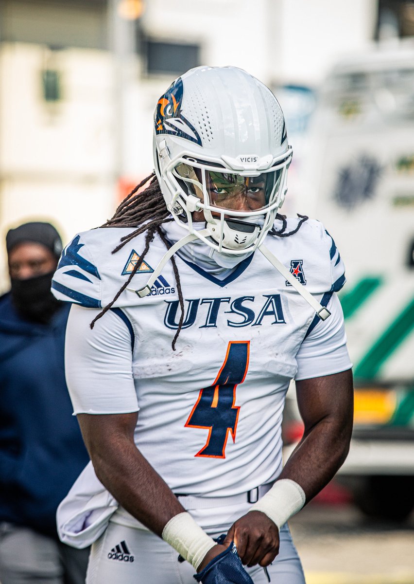 rylanphotog's tweet image. Former #UTSA running back Kevorian Barnes signed with the New York Giants earlier today.