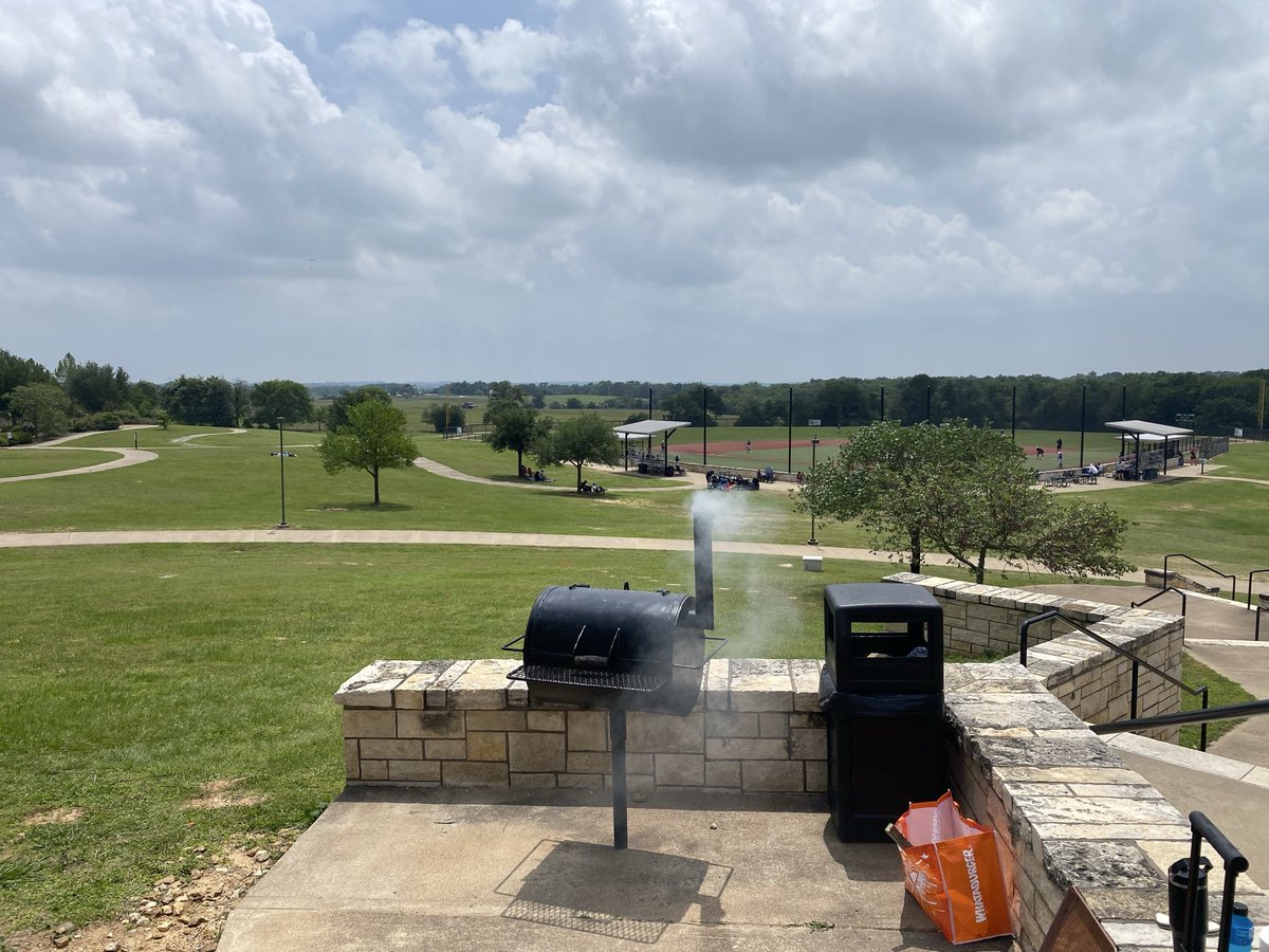 cwhite25's tweet photo. Grilling out and baseball games = Great day! #Texas https://t.co/1OZqiCbRBr