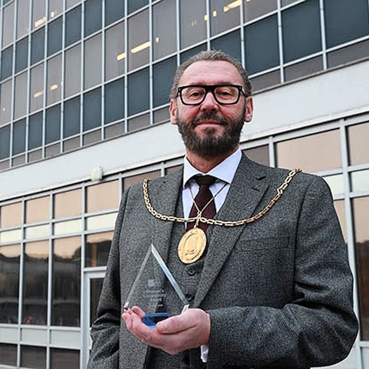 simon solomon tweet media