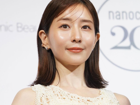 かつて「嫌いな女子アナランキング」で 首位を独占していた、田中みな実。 当時の彼女は、世間から「媚びている」「あざとい」と叩かれ、消費される
