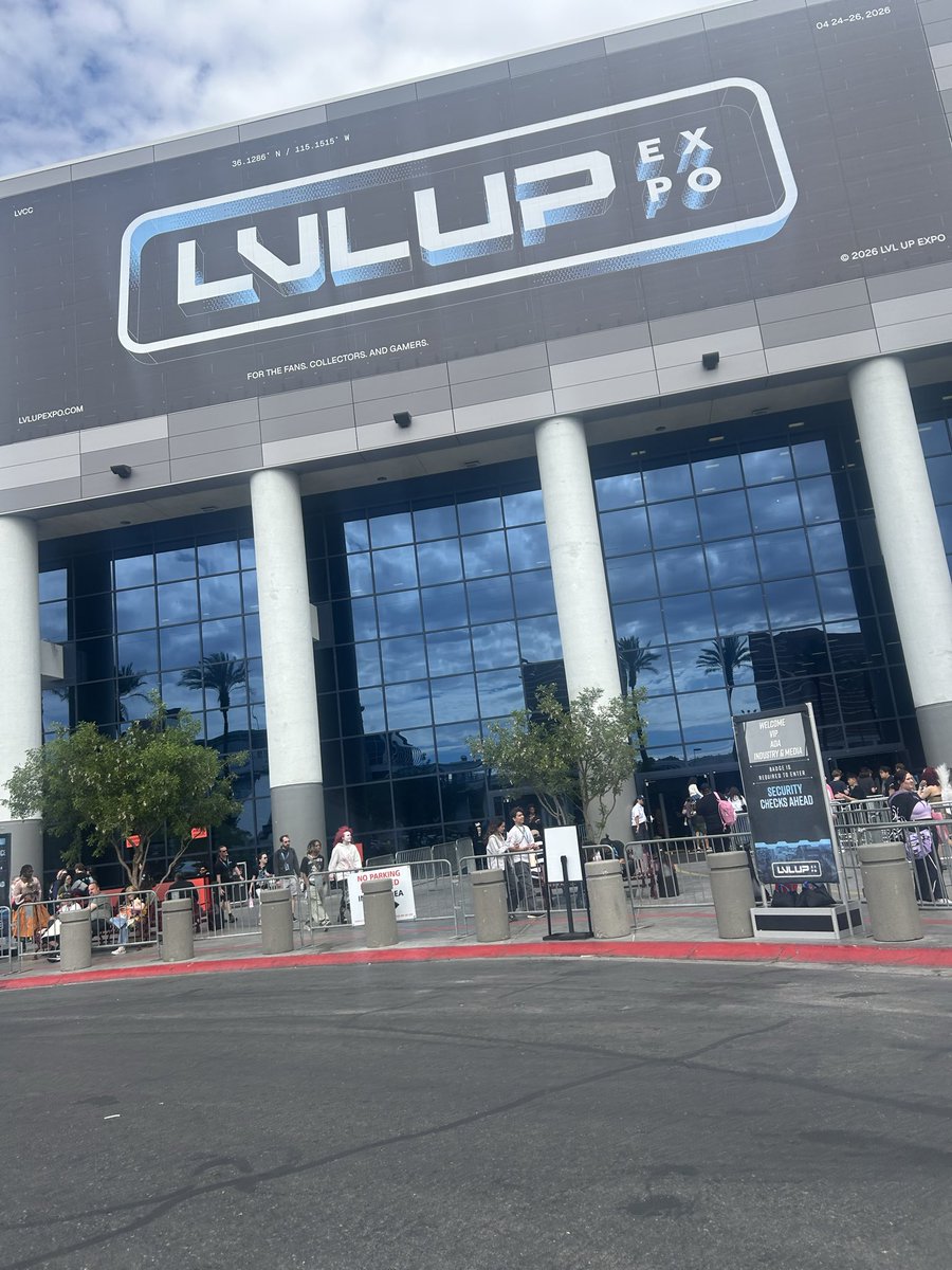 MonsterGirl92 tweet media