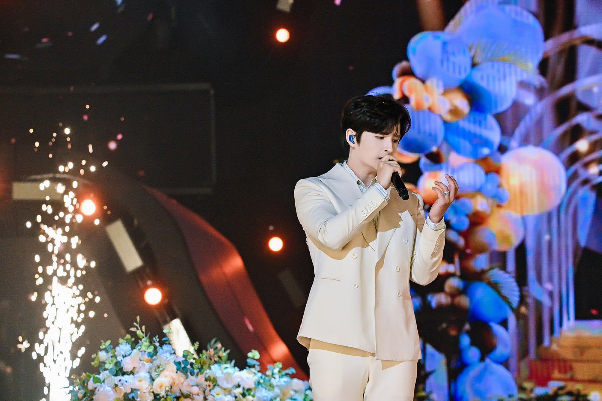 Justin Lee Rousseau tweet media