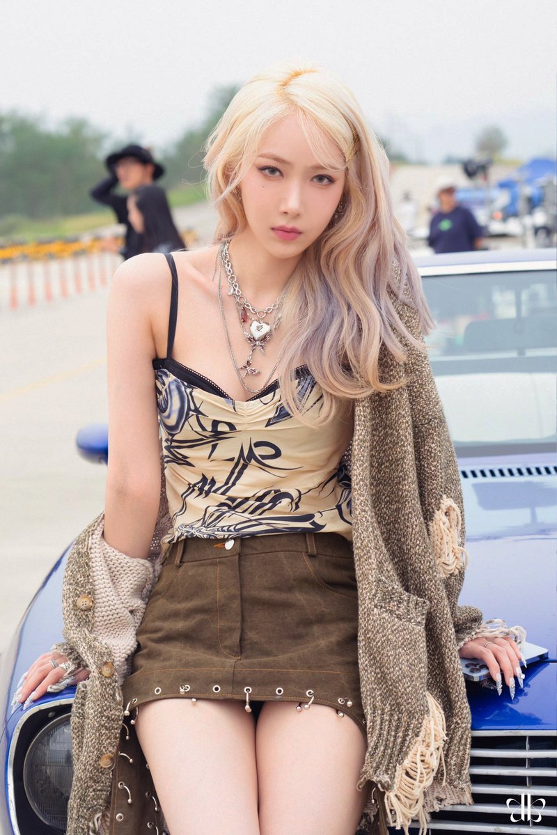 ฅ^•ﻌ•^ฅ | 𝕷𝖆 𝕷𝖆 𝕷𝖔𝖛𝖊 𝕸𝖊 | tweet media