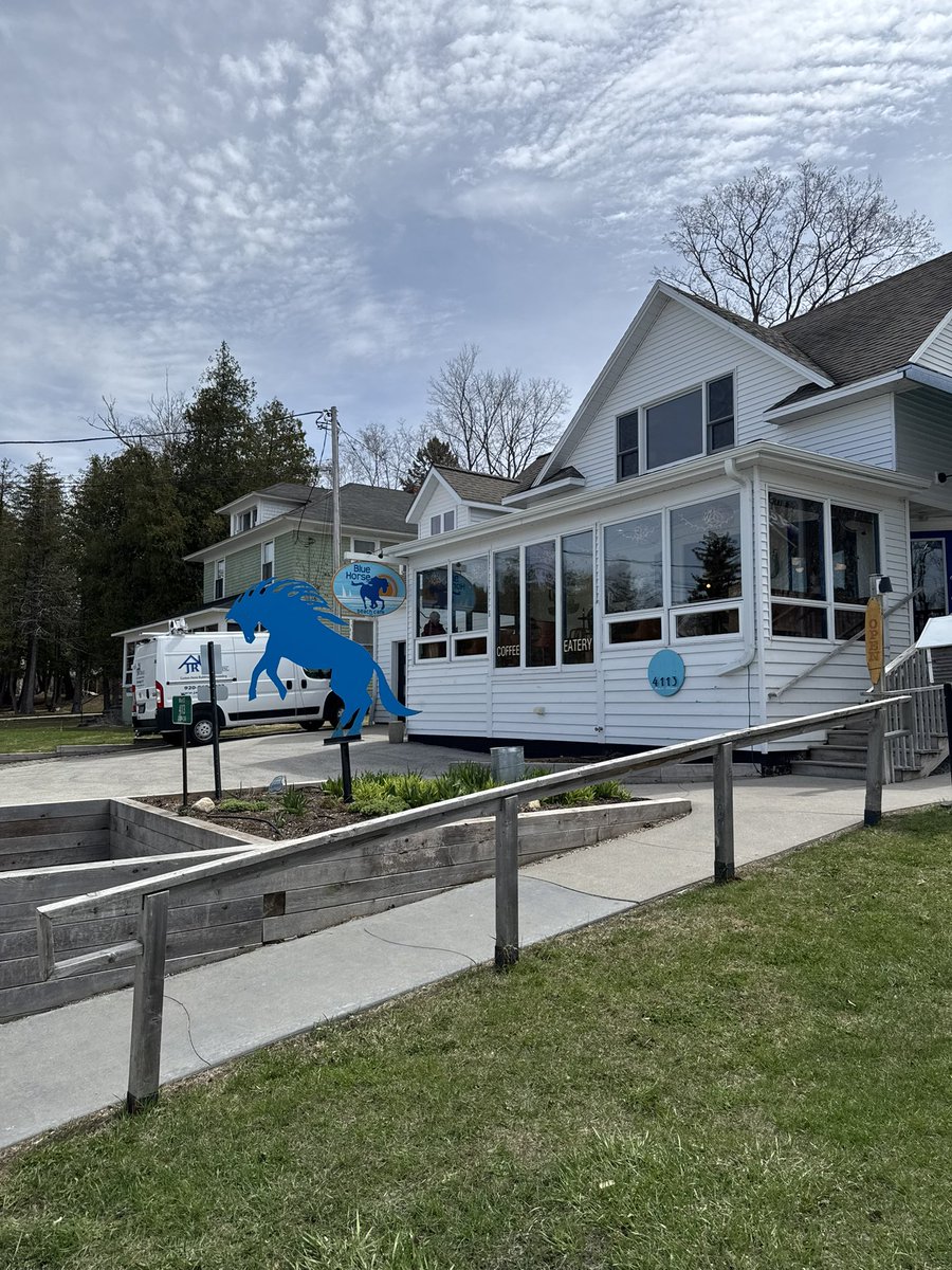 GenZNPS's tweet photo. Lunch @ Blue Horse Beach Cafe
Fish Creek, WI https://t.co/FhKms77sLA