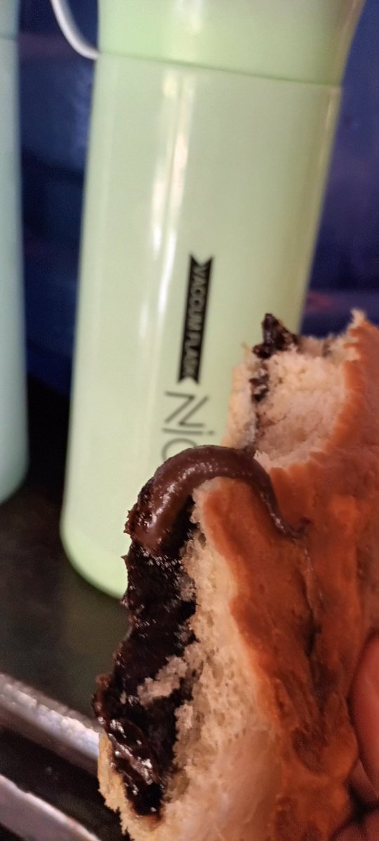 mazay26319's tweet image. Ada yg mau di gigit juga? #roti