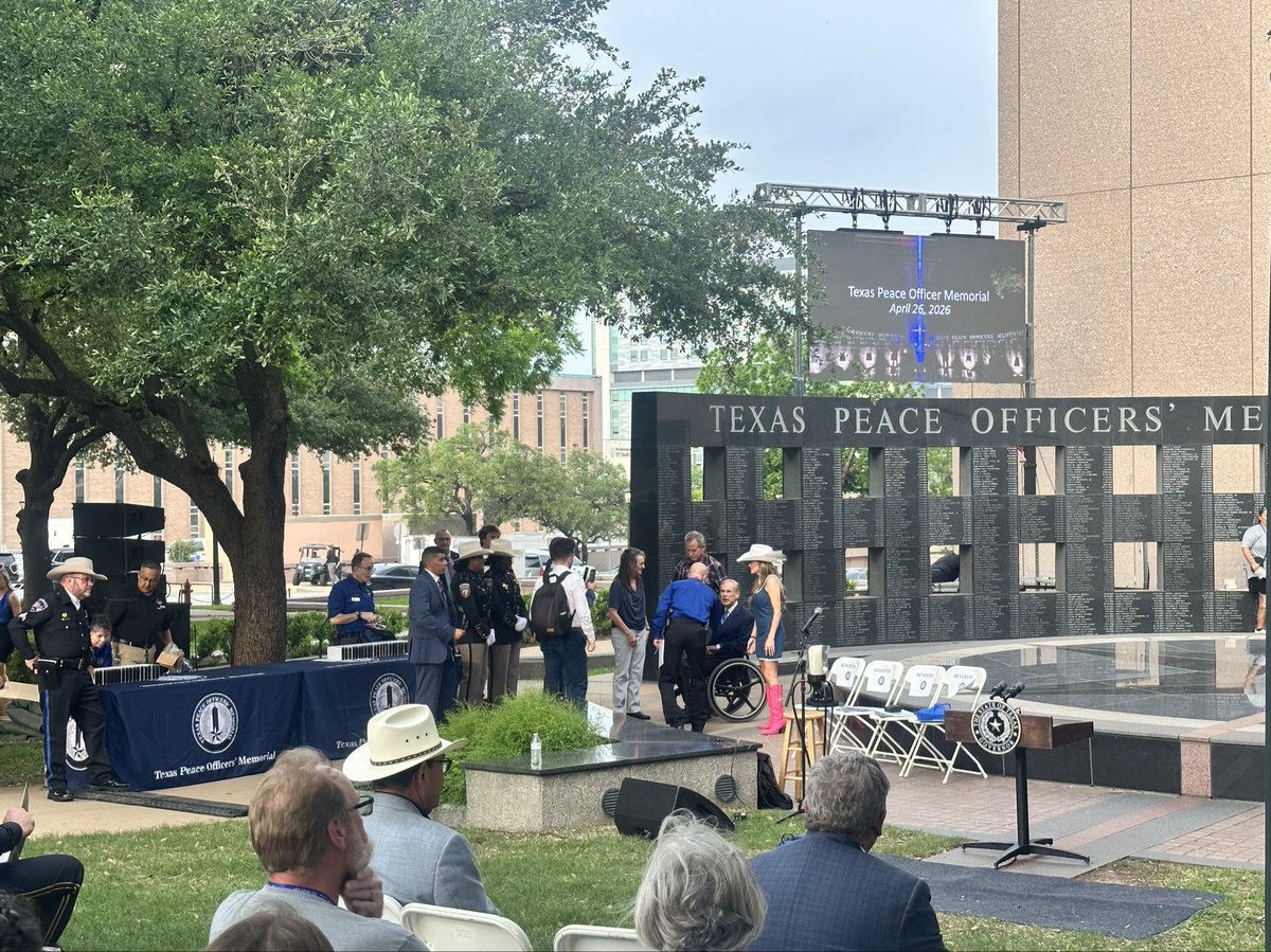 hollyshansen's tweet image. . @GregAbbott_TX to speak in #Austin at the #Texas Peace Officers Memorial ceremony of vigil.