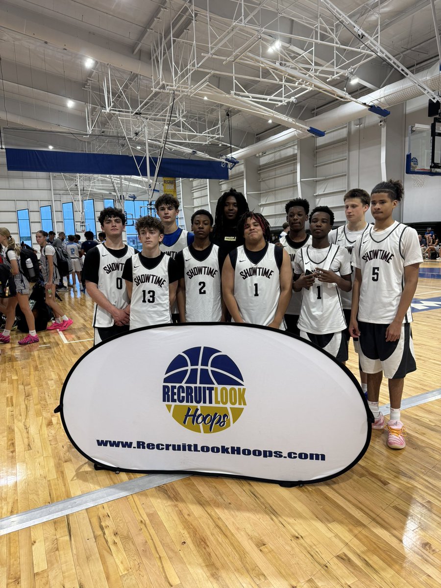 ShowMeEliteAAU's tweet photo. Show Me Elite 15U caps off their weekend with a win against DS6 53-46. Cy Levey (@CyLevey_1) &amp; Nate Taylor (@natetaylor2010) led the way with 16 each. 15s go 4-0 on the weekend. 

Show Me Elite 17U finish 3-2 while being undermanned. Good job Fellas! https://t.co/wRuZb0tw4x