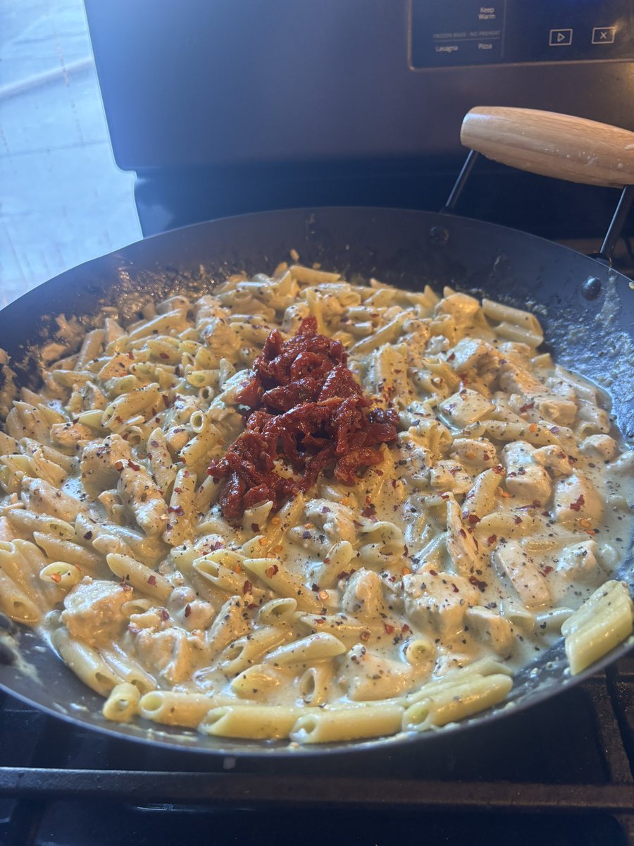 hit em with the basil pesto chx alfredo