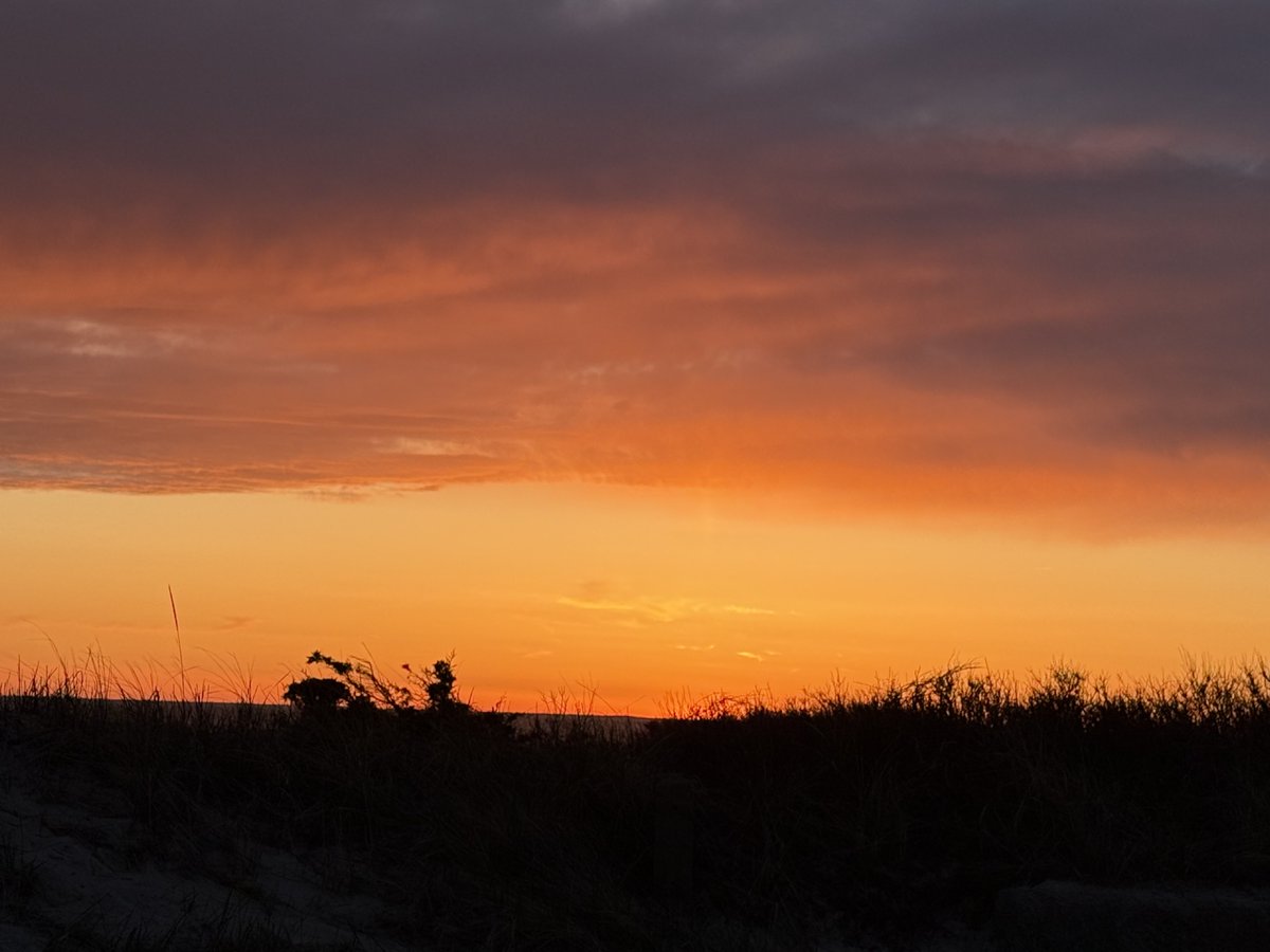 mmuhlfelder's tweet image. #capecodbay reminding us that a #calmocean is a real thing and a state of mind