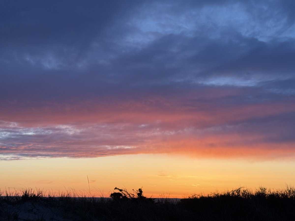 mmuhlfelder's tweet image. #capecodbay reminding us that a #calmocean is a real thing and a state of mind