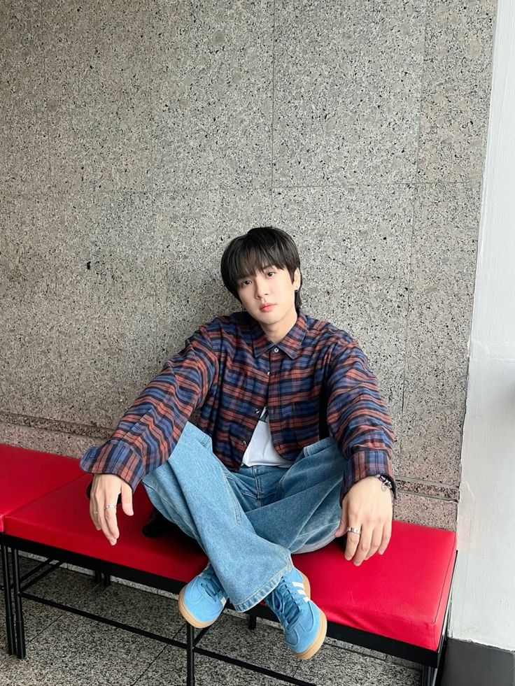 Love Yourself : ANSWER ~ 💖🌷💜