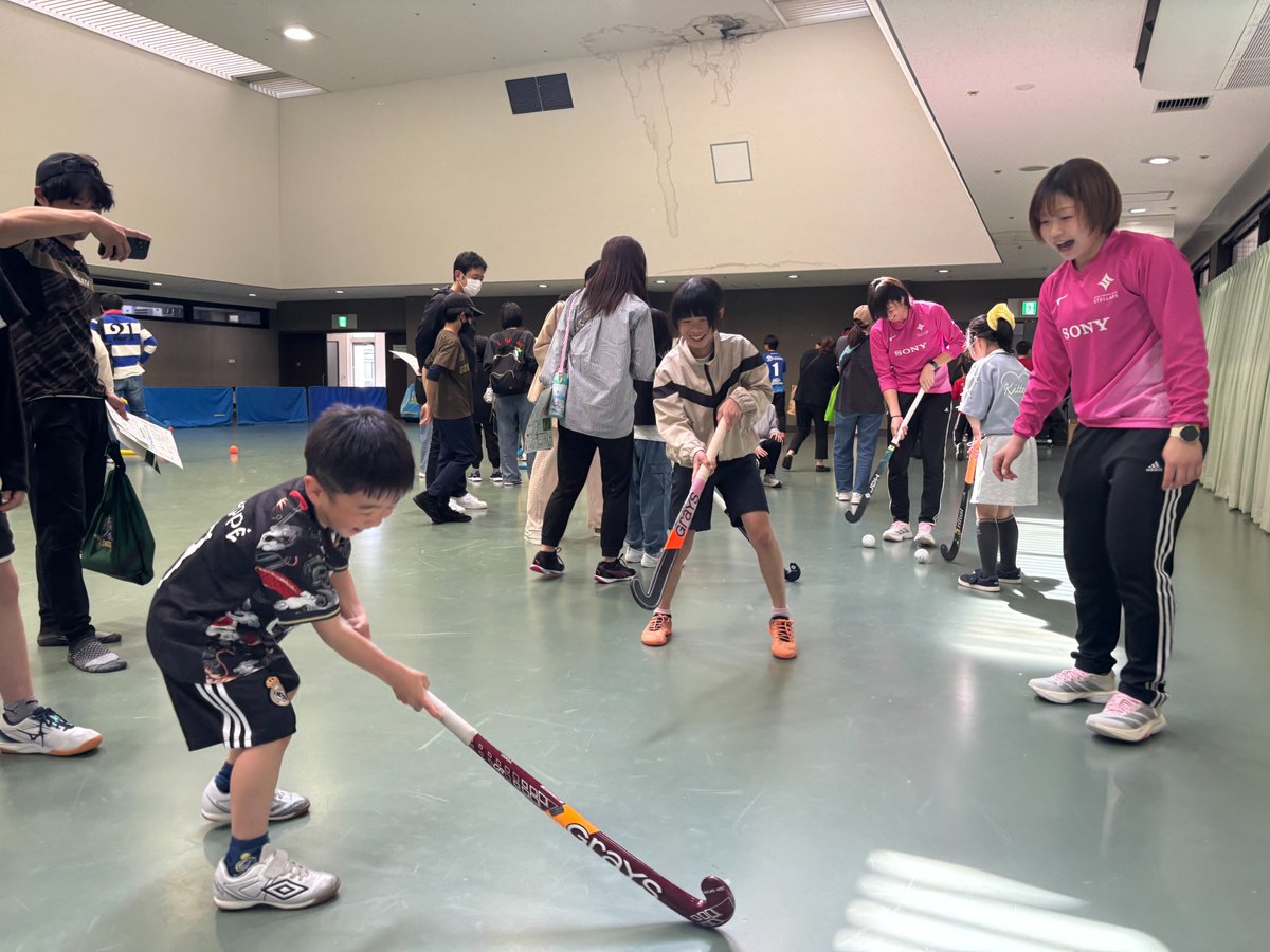 GIFUNITE's tweet photo. ◆ユナイトスポフェス２０２６◆
4月12日に開催したイベント当日の様子を紹介します⚽🏑🏐🤾‍♀️🎾🏓🏸
参加者の皆さんと選手の笑顔あふれるイベントになりました！

#GIFUNITE #ユナイトスポフェス https://t.co/cDyMsdrdze