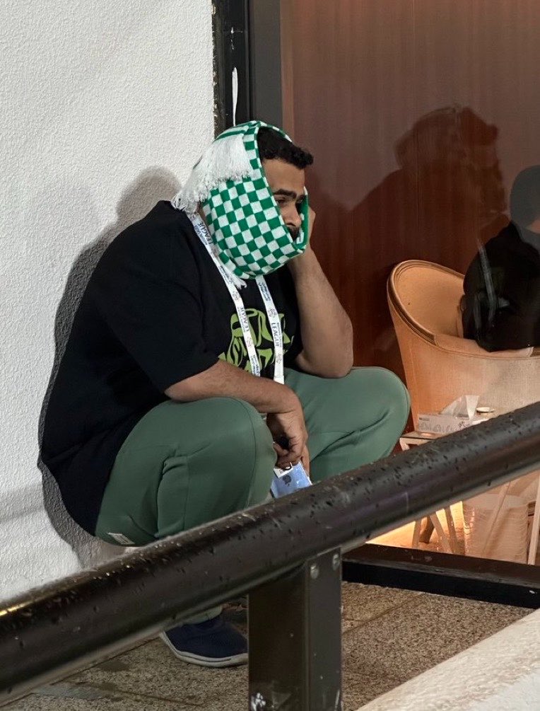 الله يالدنيا صرت تتكلم عن الإنجازات يا وليد؟ 
صورتك وانت مستحي تطلع وجهك وقت الهبوط والذل والعار كفيله تذكرك بمكانتك ومقامك 💚🙏🏻