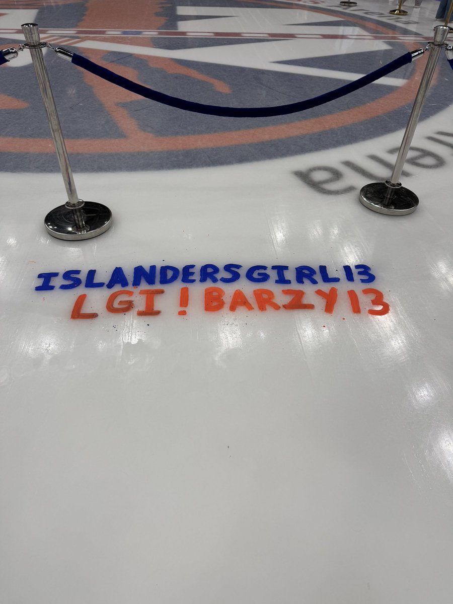 Thanks <a href="/91Butch/">Butch Goring</a> for the pictures, autograph, and conversation! I will definitely tell Boggsy hello for you! #isles