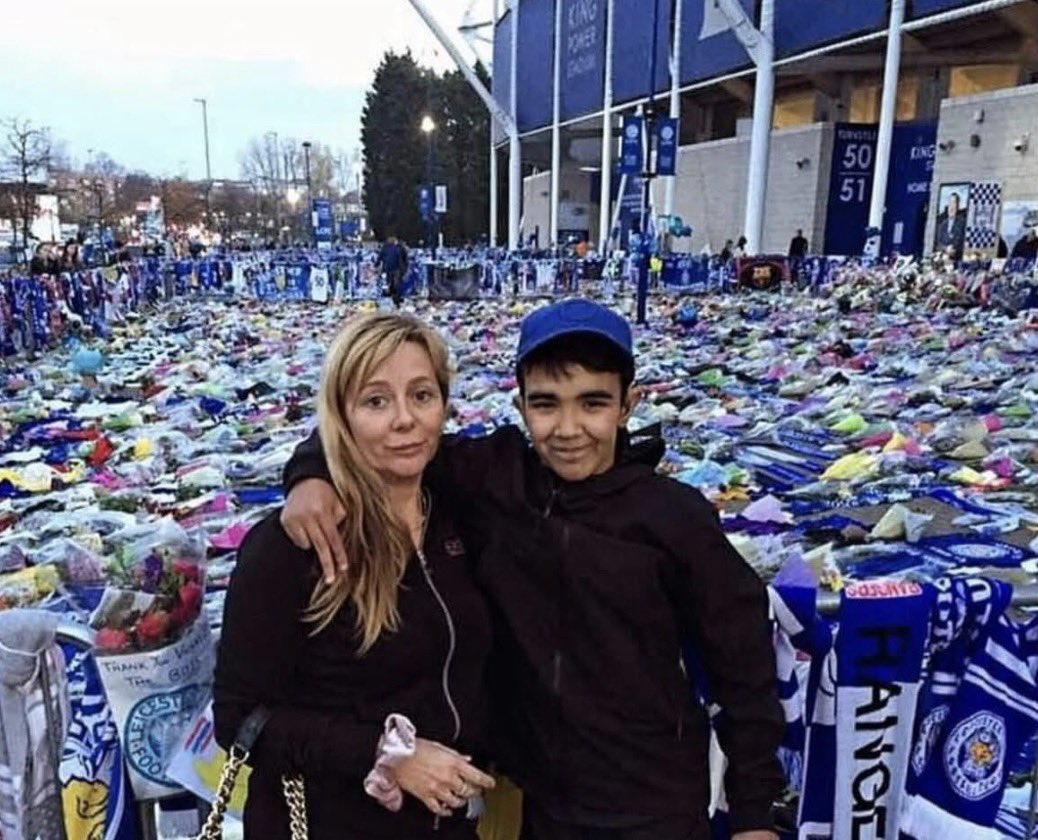 mayansilverfox's tweet image. Happy birthday my mum I love you miss you Leicester go up the city  🦊  #leicester #lcfc🦊💙 #lcfc Happy birthday great day my beautiful 😍 mum up the LEICESTER and COME ON U YOU BLUES COME ON U FOXES COME ON LEICESTER 🦊💙⚽️