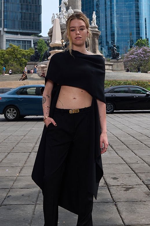 acervo supergirl tweet media