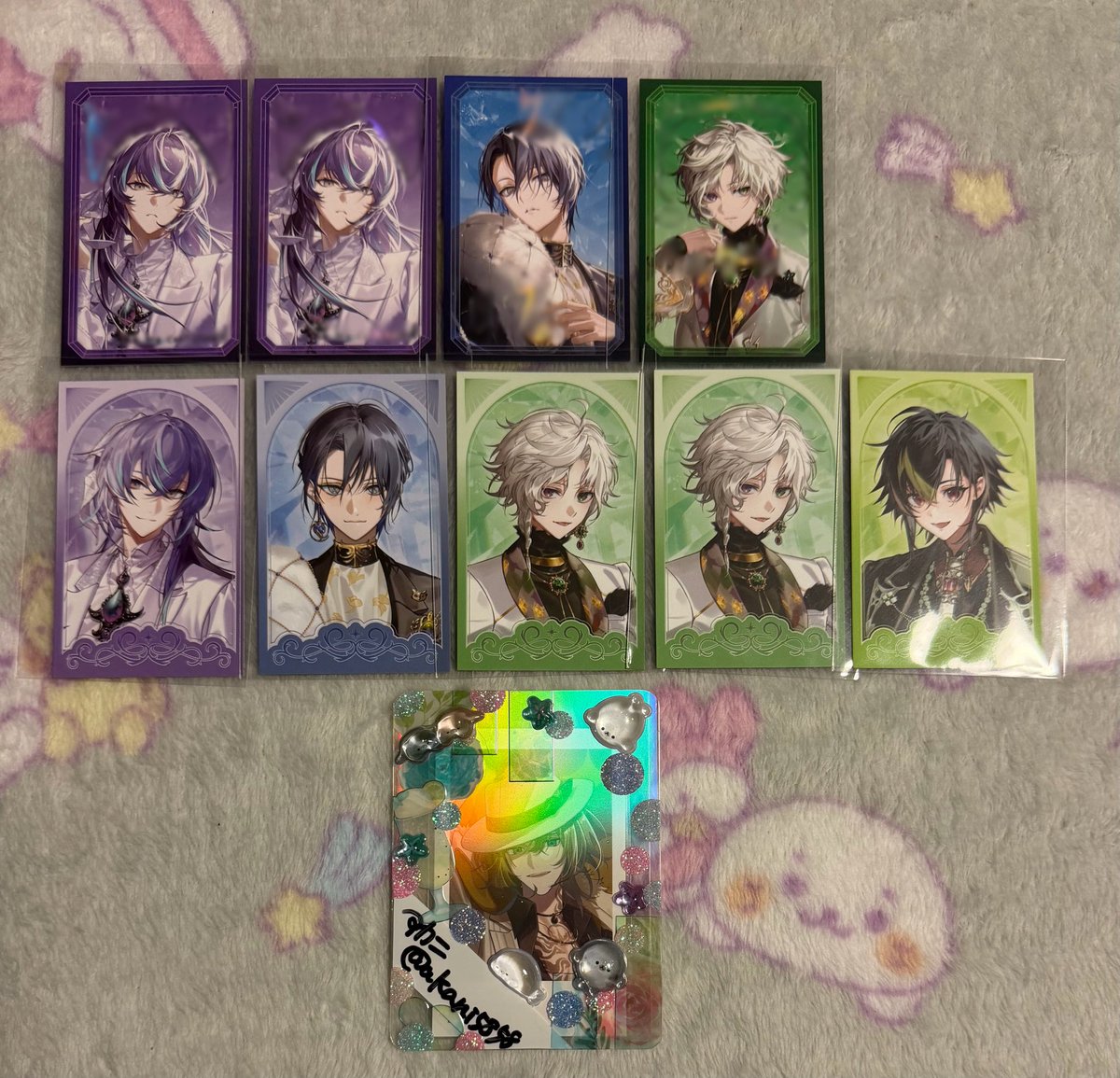 アカニ tweet media