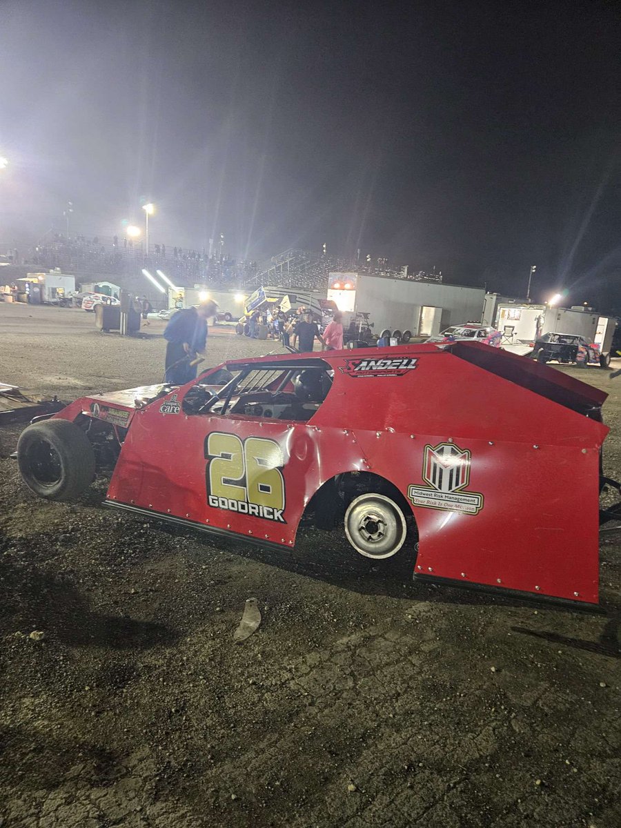 NGoodrick26's tweet image. Started the night off super tight.

We were forced into the B-Main, and I almost made the transfer, but unfortunately, I sent it a little to hard.

But hey, you've gotta be brave enough to try new things! Even if they don't go as planned.

#nascar #simracing #racing