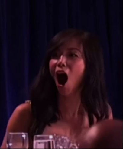 LibreSancho's tweet image. que ponía en la nota antes de la aparición en la escena del supuesto tirador Cole Tomas Allen ? por que Melania Trump pone esa cara de panico y Trump esta impasible? #falseflag #USarmy #ww3 #albertpike #mason #EEUU