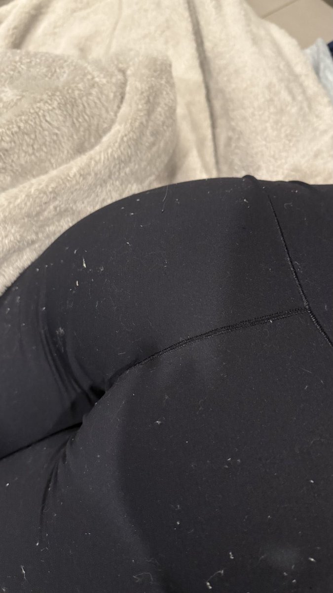 danielalmo3147's tweet image. snapped a pic if her ass #groping #sister