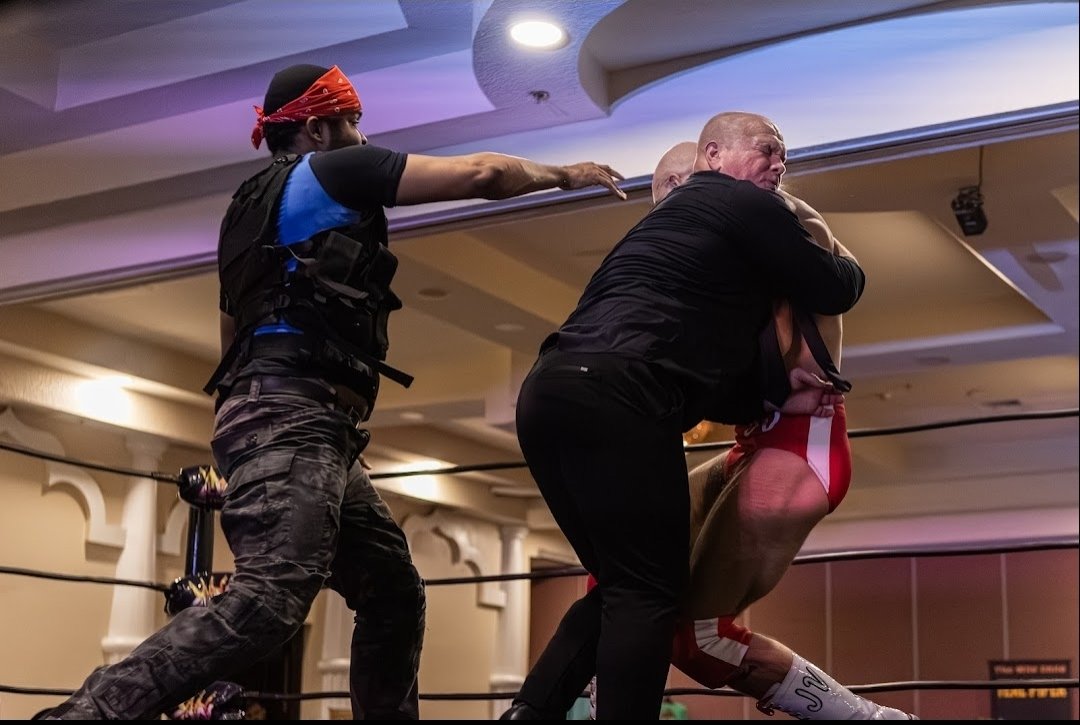 JD32796's tweet image. Hitting the atomic drop at an @WrestlingAtomic event… LMFAO. Poor Jack Vaughn.
#ALW #prowrestling #indywrestling #wwe #nxt #TNAonAMC #aew