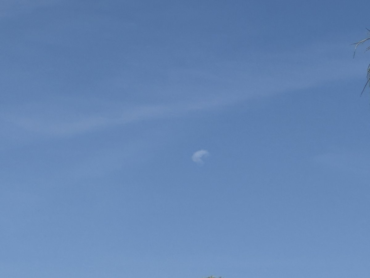 TonyJamesSmith's tweet image. That’s no moon. #DeathStar #Clouds