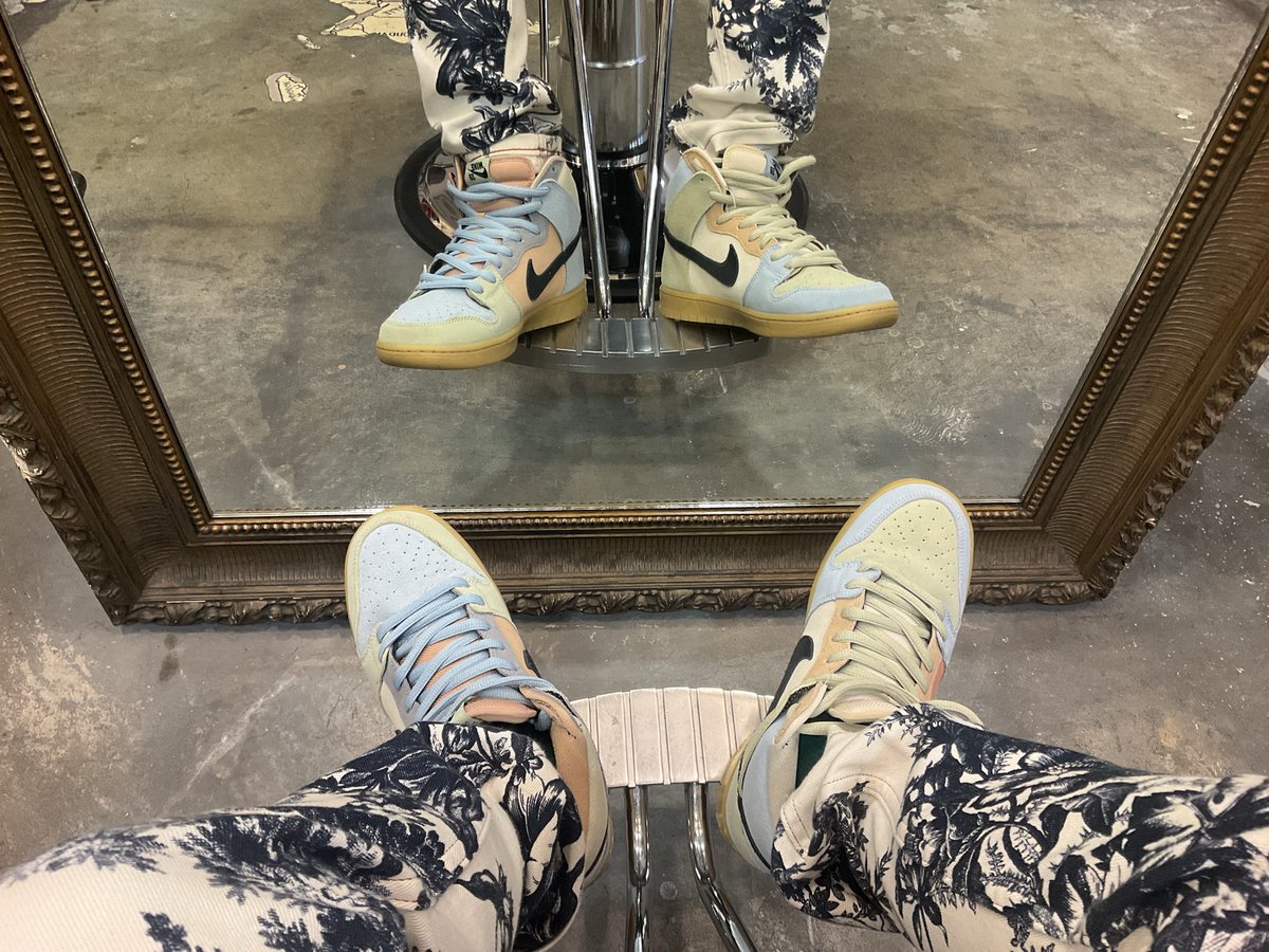 bannzai7's tweet image. 今日は、イースターダンク色合いが気に入ってる。
#nike #EasterSpectrum