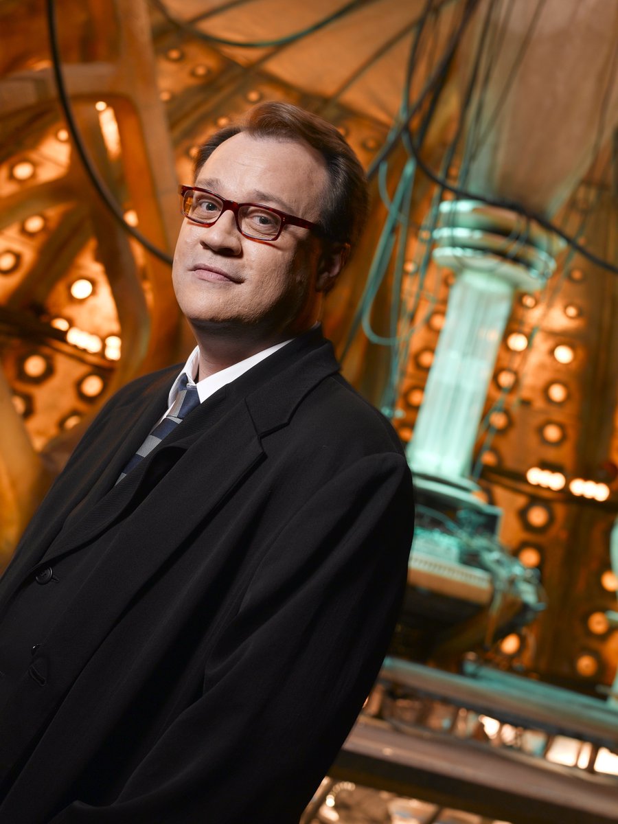 WhovianLife's tweet image. Happy Birthday to current showrunner of Doctor Who himself, Russell T Davies! #DoctorWho 💫💫