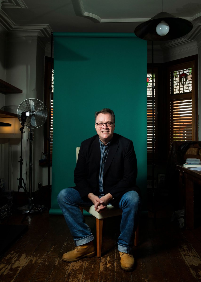 WhovianLife's tweet image. Happy Birthday to current showrunner of Doctor Who himself, Russell T Davies! #DoctorWho 💫💫