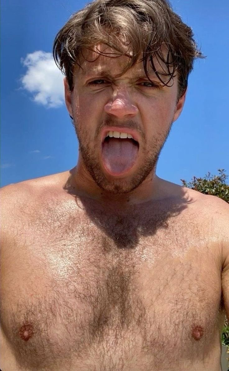 NHGALLERY93's tweet photo. i don't know what you're made of,
but it tastes so good to me @NiallOfficial 🙂‍↔️ https://t.co/5RuN4HPJAR