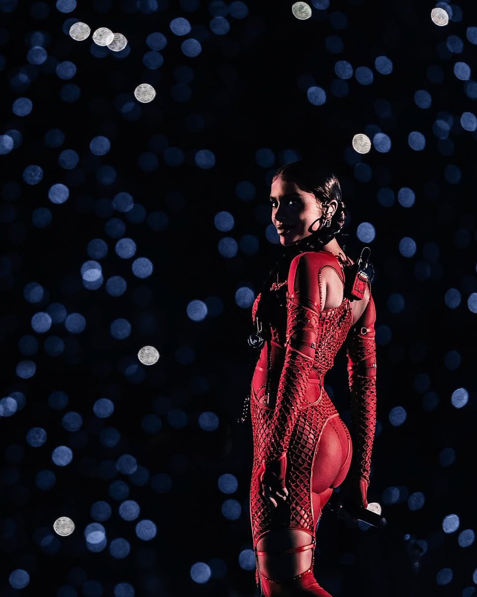 Fonte Anitta tweet media