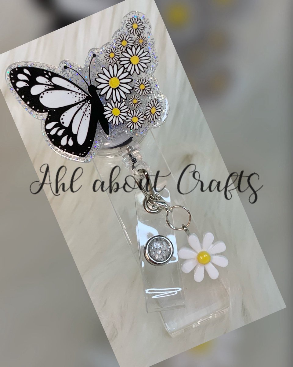 DaniAhl7's tweet image. White Floral Butterfly Badge Reel
Available in alligator clip or belt clip
#butterfly
#floral
#sunflower
#nurse
#giftsforher

ahlaboutcraftsbydani.etsy.com/listing/449515…