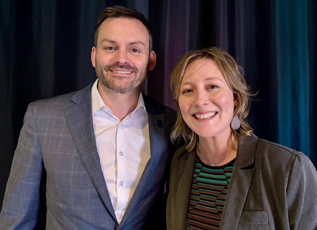 Félicitations à Isabelle Blais qui a été élue par les membres du Parti Québécois de la circonscription de Maskinongé pour être notre candidate lors des prochaines élections générales, avec 63% des voix exprimées. Vous l’avez probablement vu à l'écran, sur les planches d'un