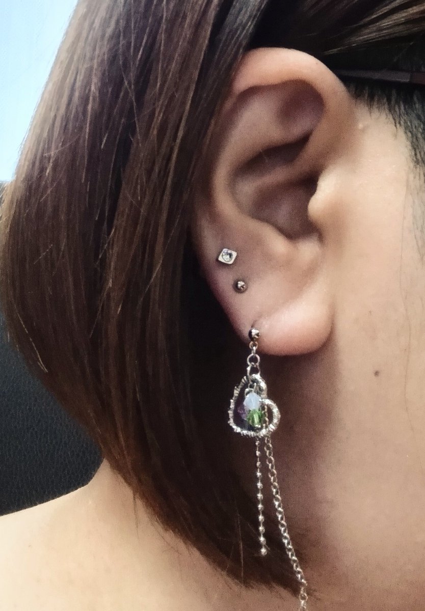 今日は、平日休みの夫と二人で旅行前のお買い物に行ってきます！
髪の毛短くしたから、とーこさん作の🍃🍉ピアスが良い感じ！
行ってきまーす！