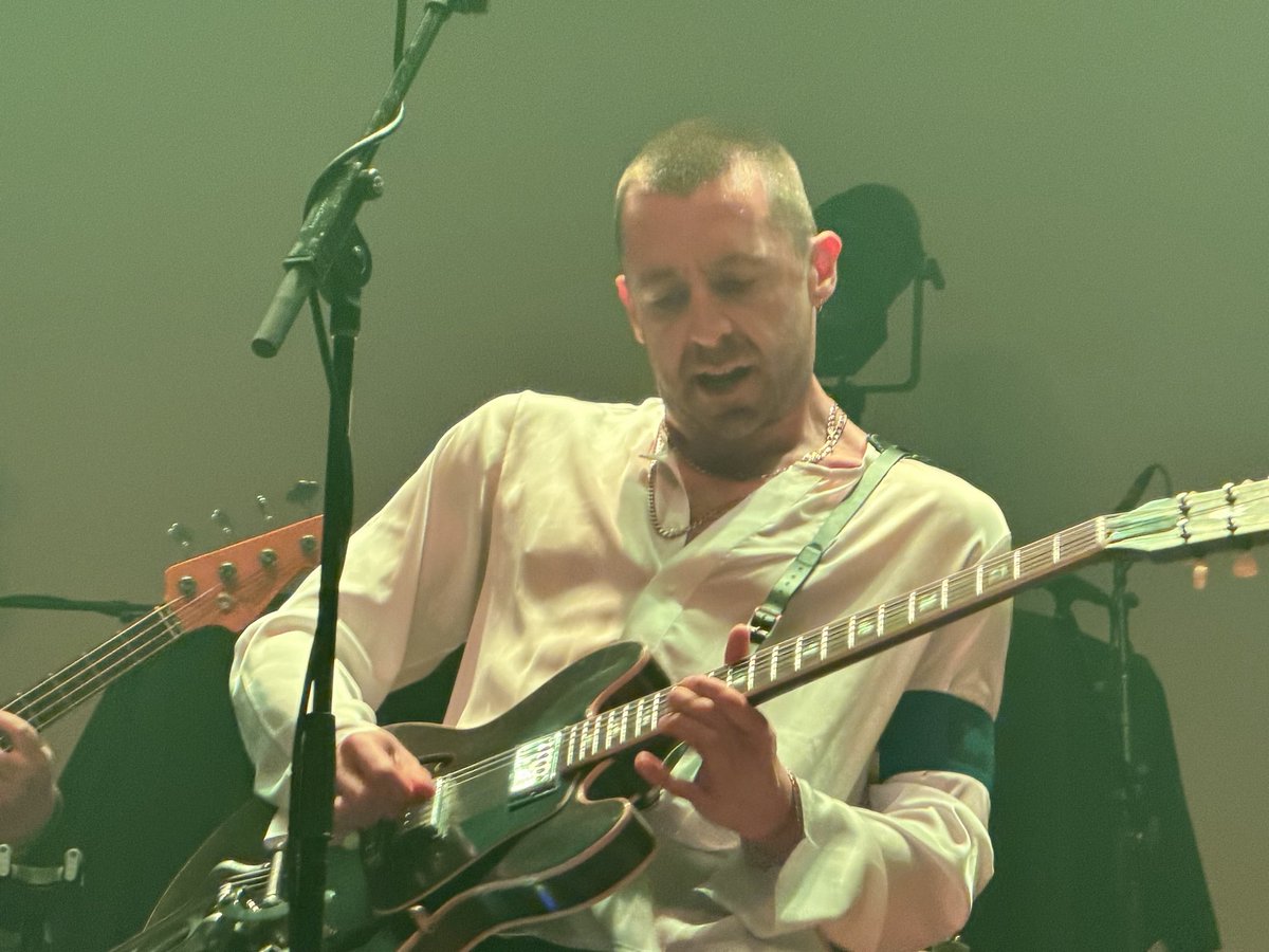 cmartin68's tweet photo. @MilesKaneMusic opening for the @BlackKeysWisdom Pretty good. https://t.co/qzT5EhYOSo