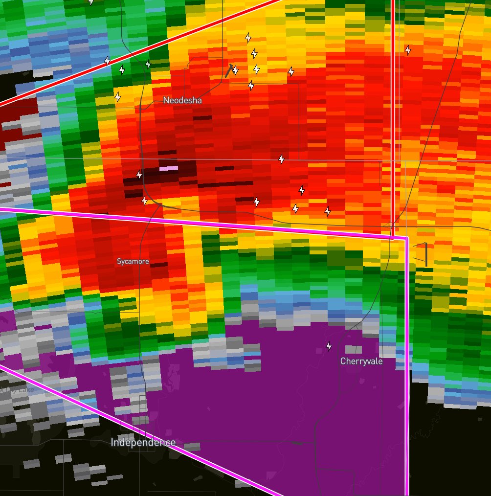 Midwest_wx's tweet image. STRONG TORNADO on the ground near, Sycamore, Kansas! If your in this warning, take cover NOW. This is confirmed large and destructive tornado! #kswx #tornado #PDS