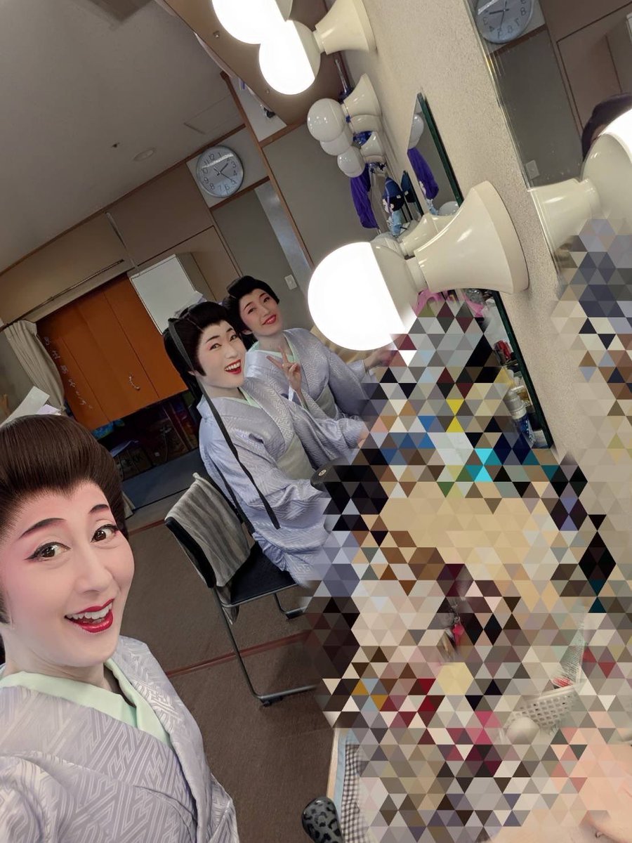 博多座3日目🏯
昼1回公演です！
大千穐楽までまと4公演🍡
#氷川きよし　さん
#氷川きよし特別公演
#白雲の城