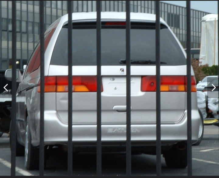Chokpik_NotCase's tweet photo. @hexipup Did you know that GM sometime during 2002-2004 was planning on having a Honda Odyssey rebadge for Saturn as a production car?

And even more wack is that this photo is the only evidence ive found that they were going to do this, there is NO other proof of this prototype existing https://t.co/8te4AVmXG1