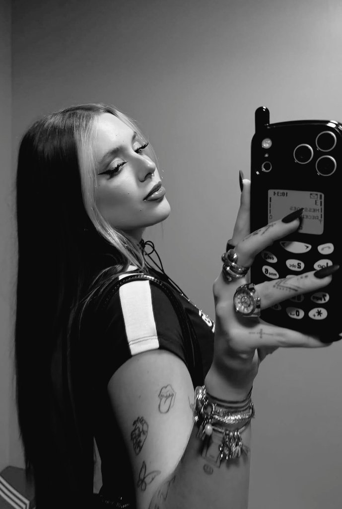 mavie ¡ tweet media